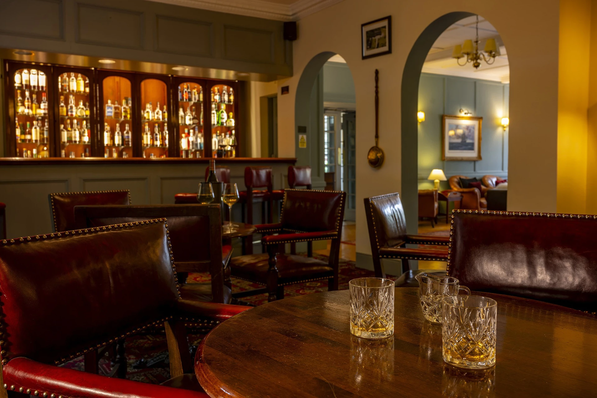 knipoch-hotel-bar.jpg