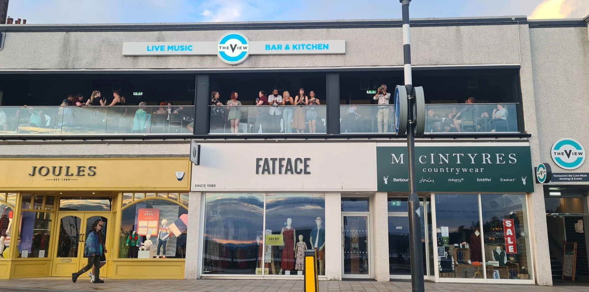 waterfront_terrace.jpeg (6)