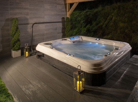 knipoch-hotel-hot-tub.jpg (1)