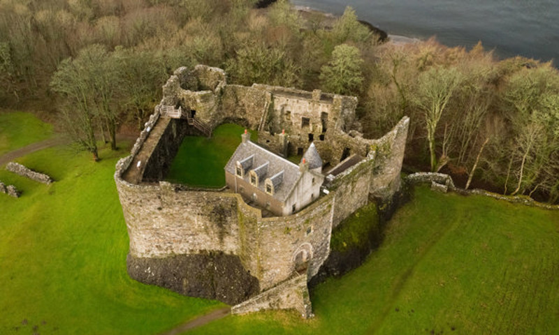 Dunstaffnage Castle and Chapel