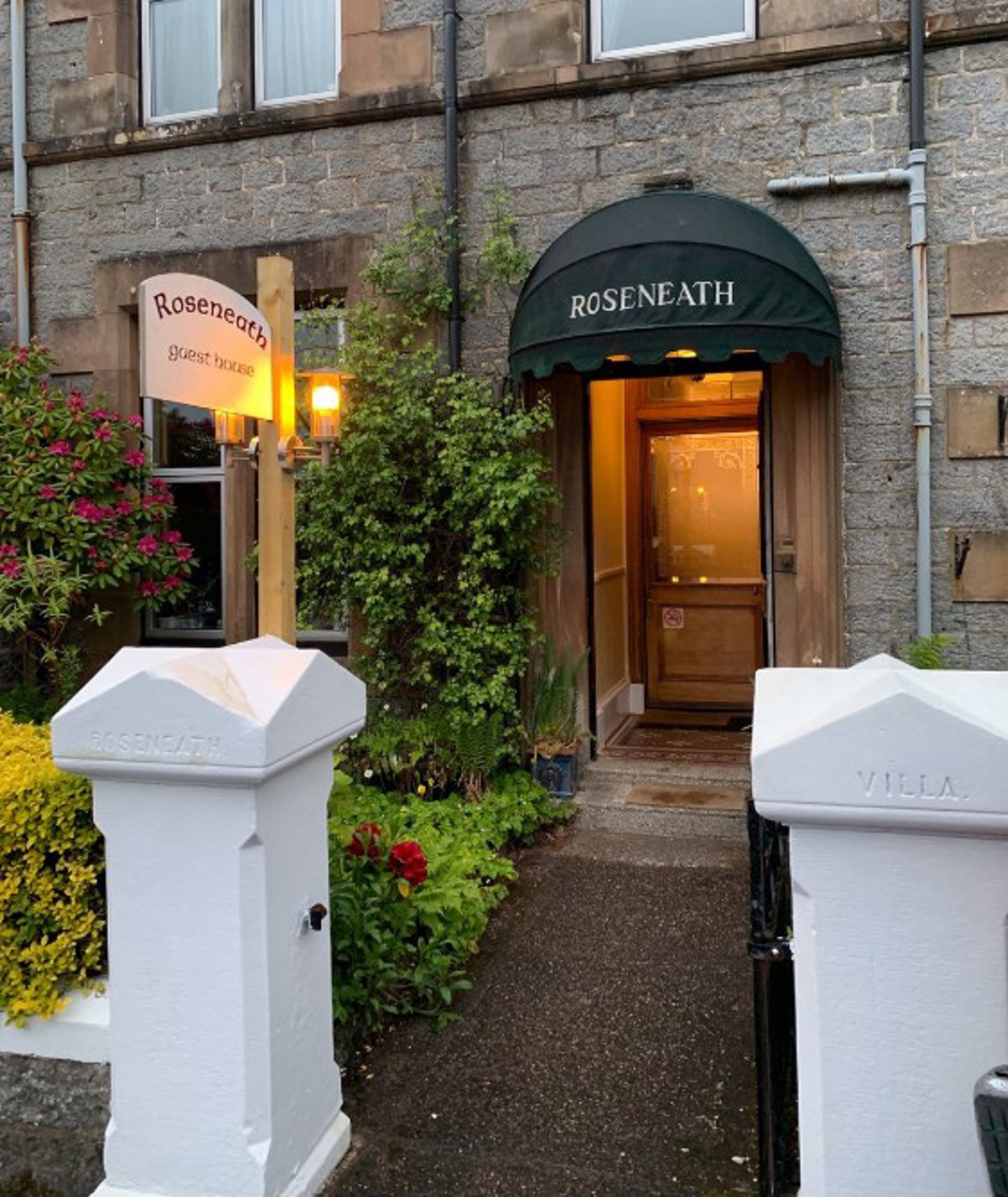 Background image - Roseneath