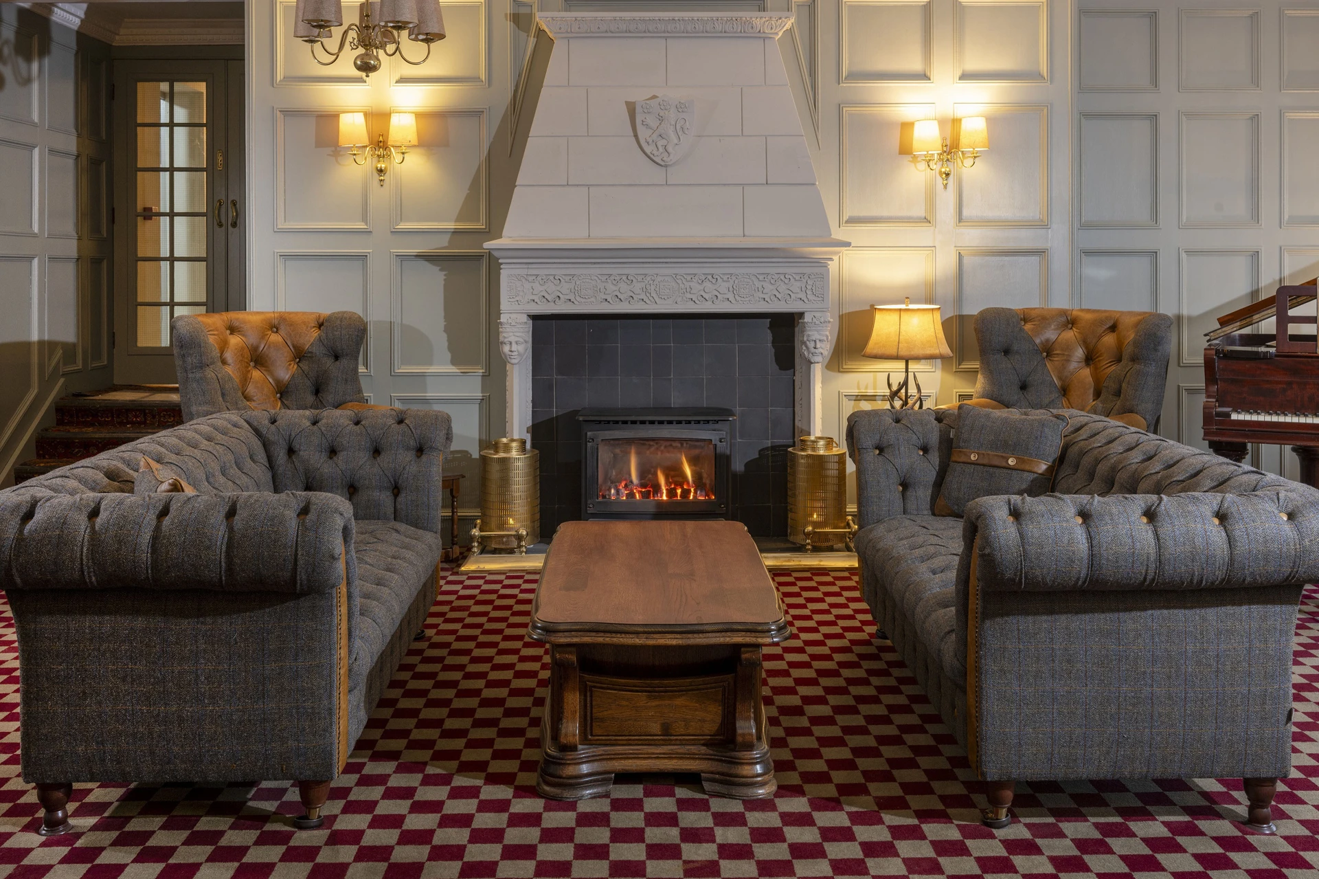 knipoch-hotel-reception-with-fire.jpg (16)