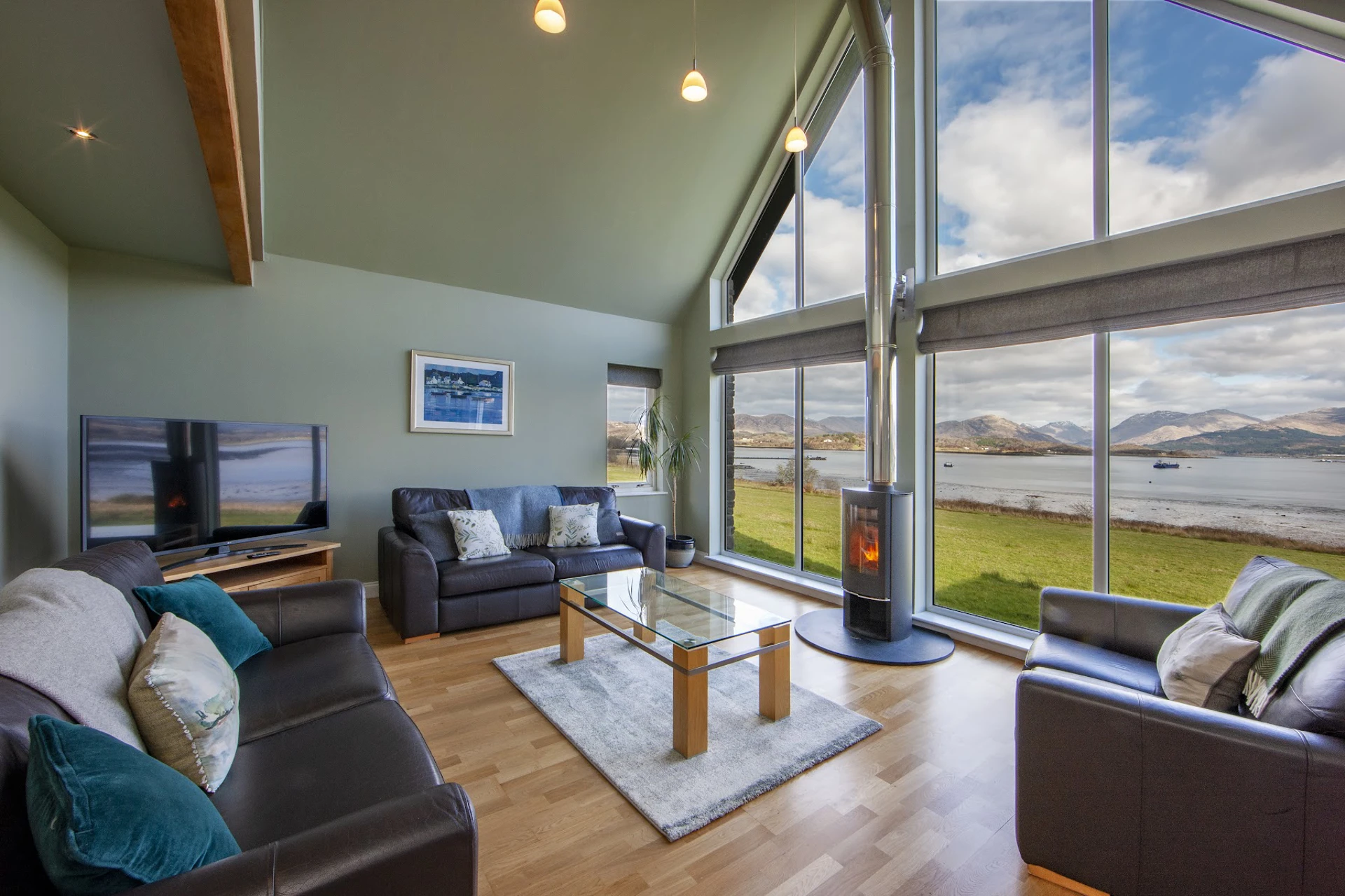 1z6e4543_lounge.jpg