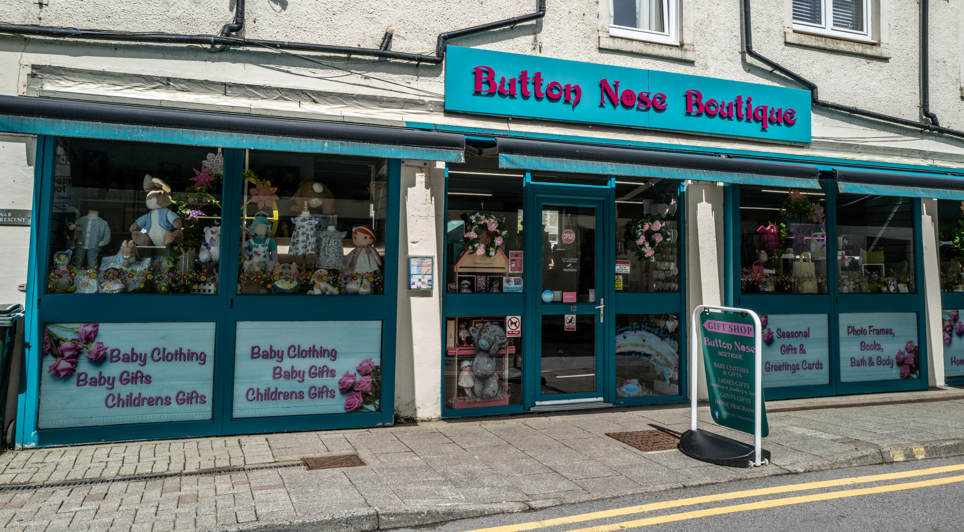 Background image - Button Nose Boutique 3