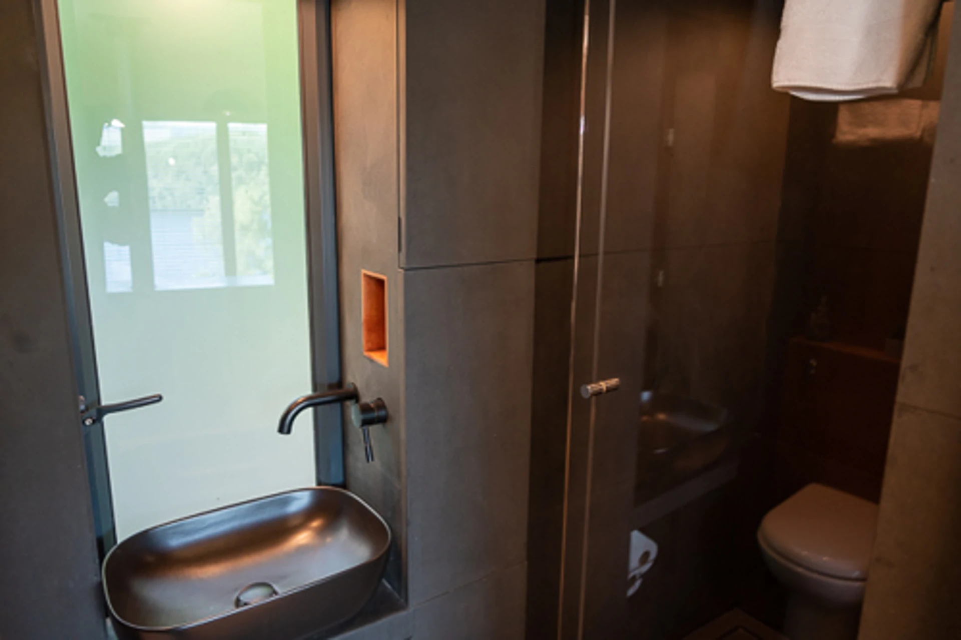 cabin-9276.jpg