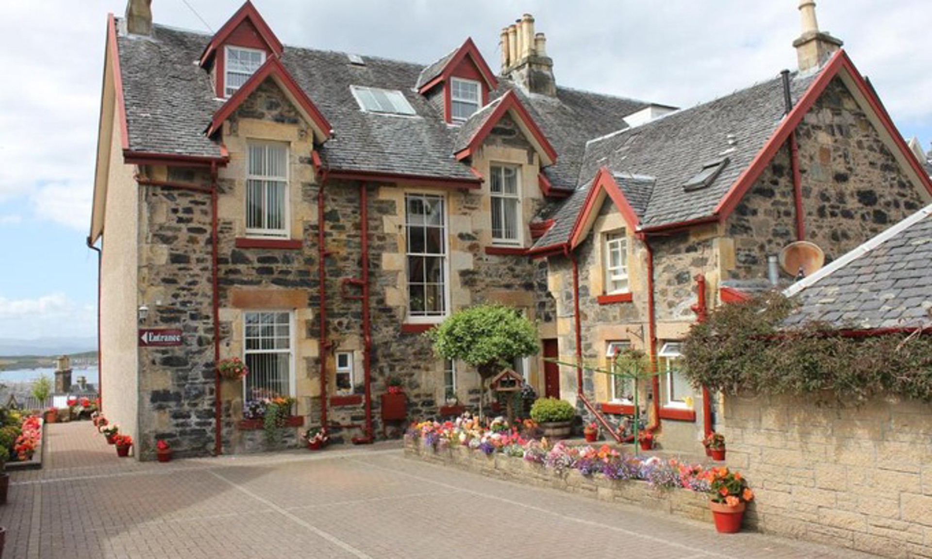 Background image - Glenbervie Guest House Gb Oban Bc 1078072 0