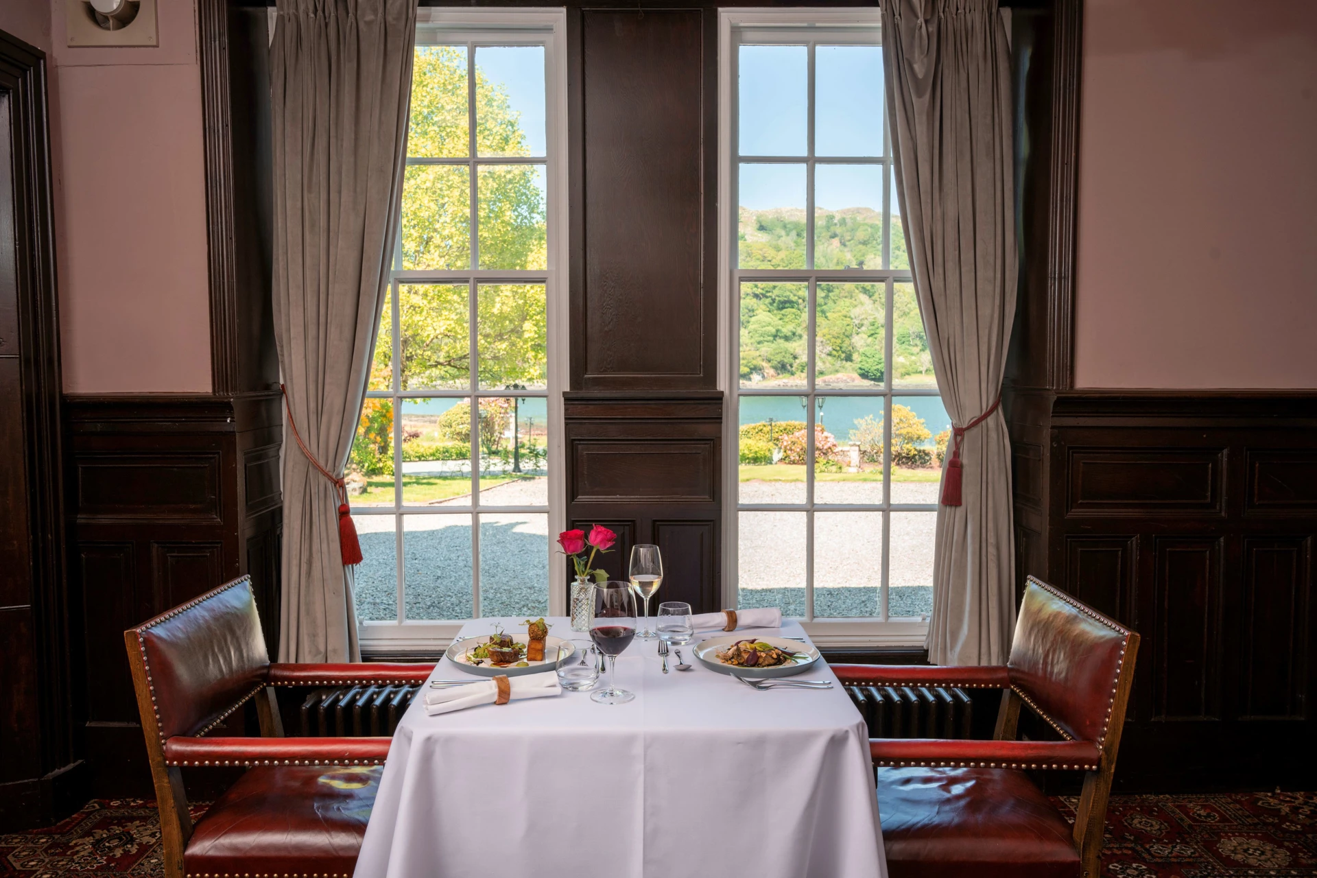 knipoch-house-hotel-restaurant-with-a-view.jpg