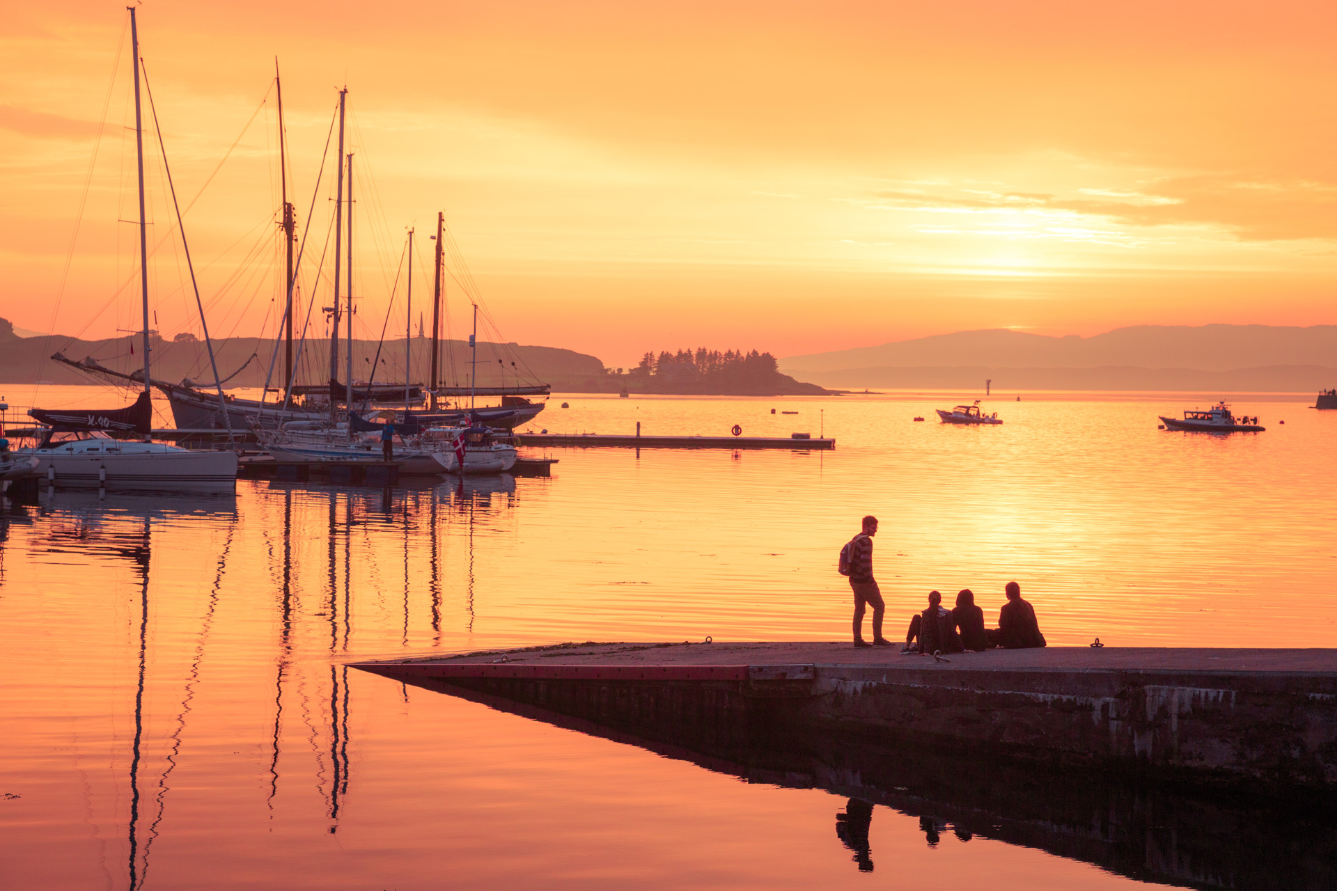 Background image - Oban Sunsets