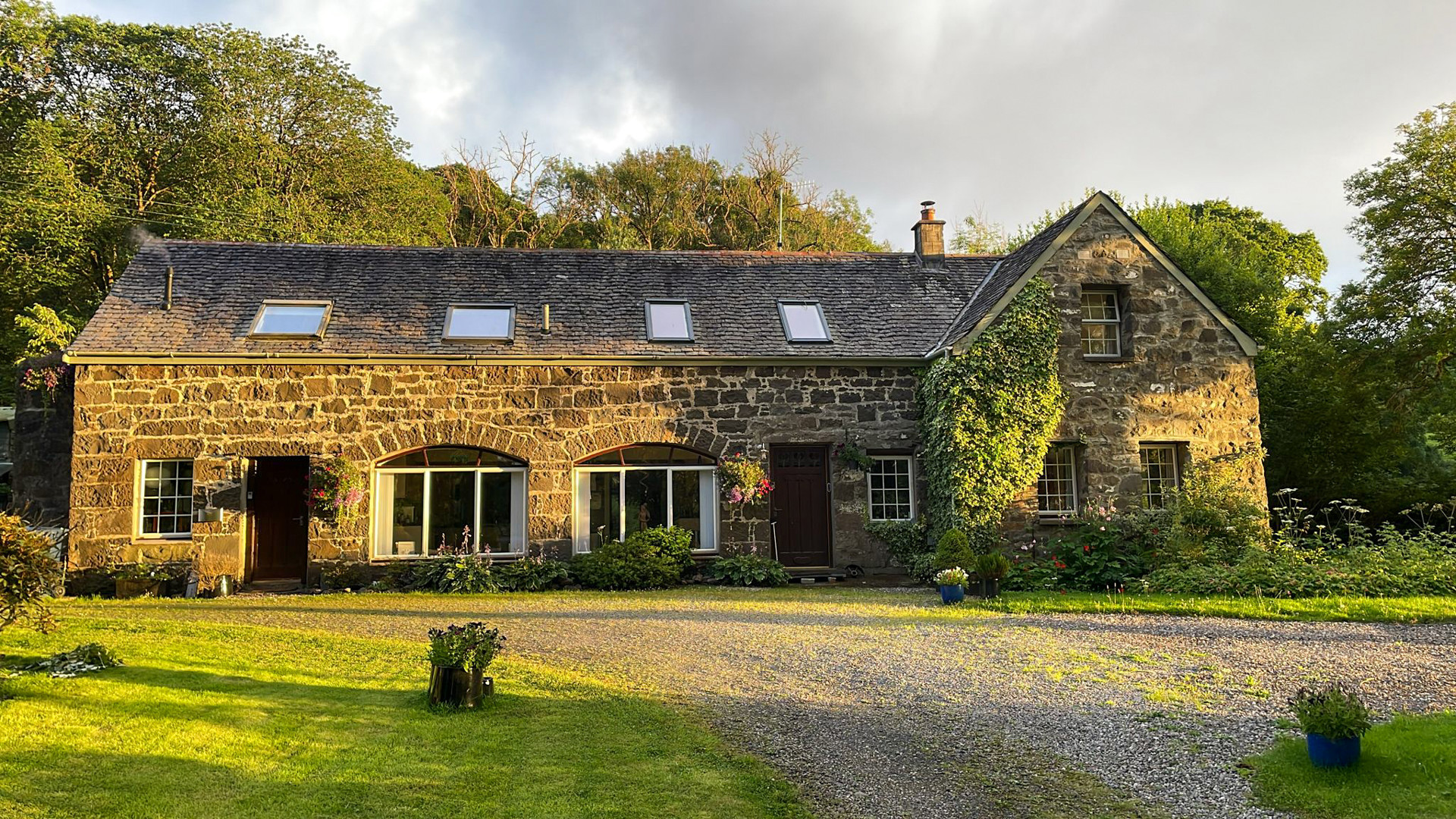 Background image - the-coach-house.jpg (28)