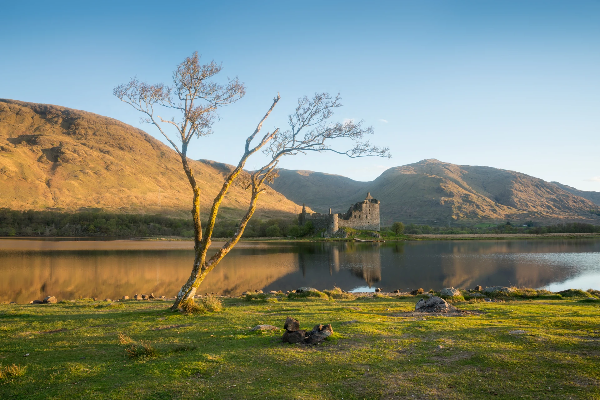72127-kilchurn-castle_vs_kenny-lam.jpg (1)
